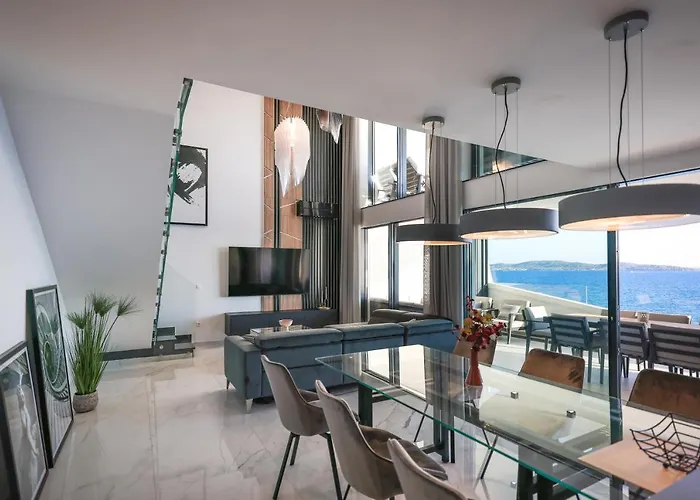 Ll Luxury Penthouse On Sea