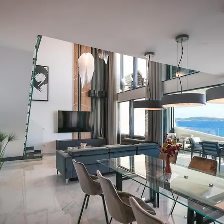 Ll Luxury Penthouse On Sea