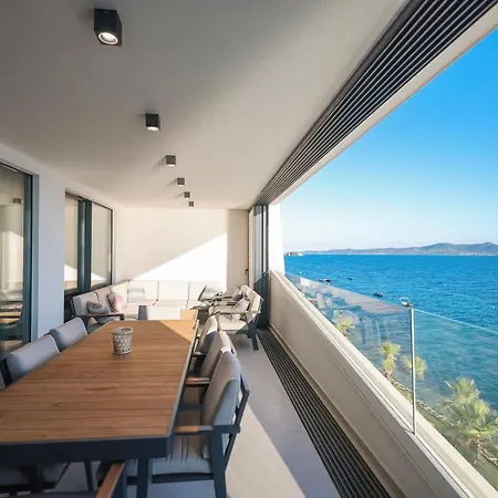 Ll Luxury Penthouse On Sea