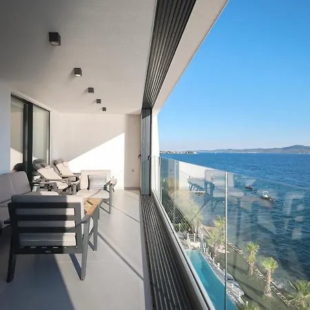 Ll Luxury Penthouse On Sea