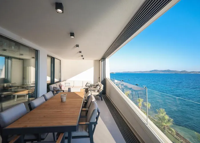 Ll Luxury Penthouse On Sea